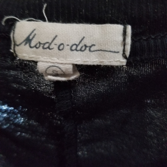 Mod-o-doc Black flowy long sleeved blouse. - Picture 6 of 7